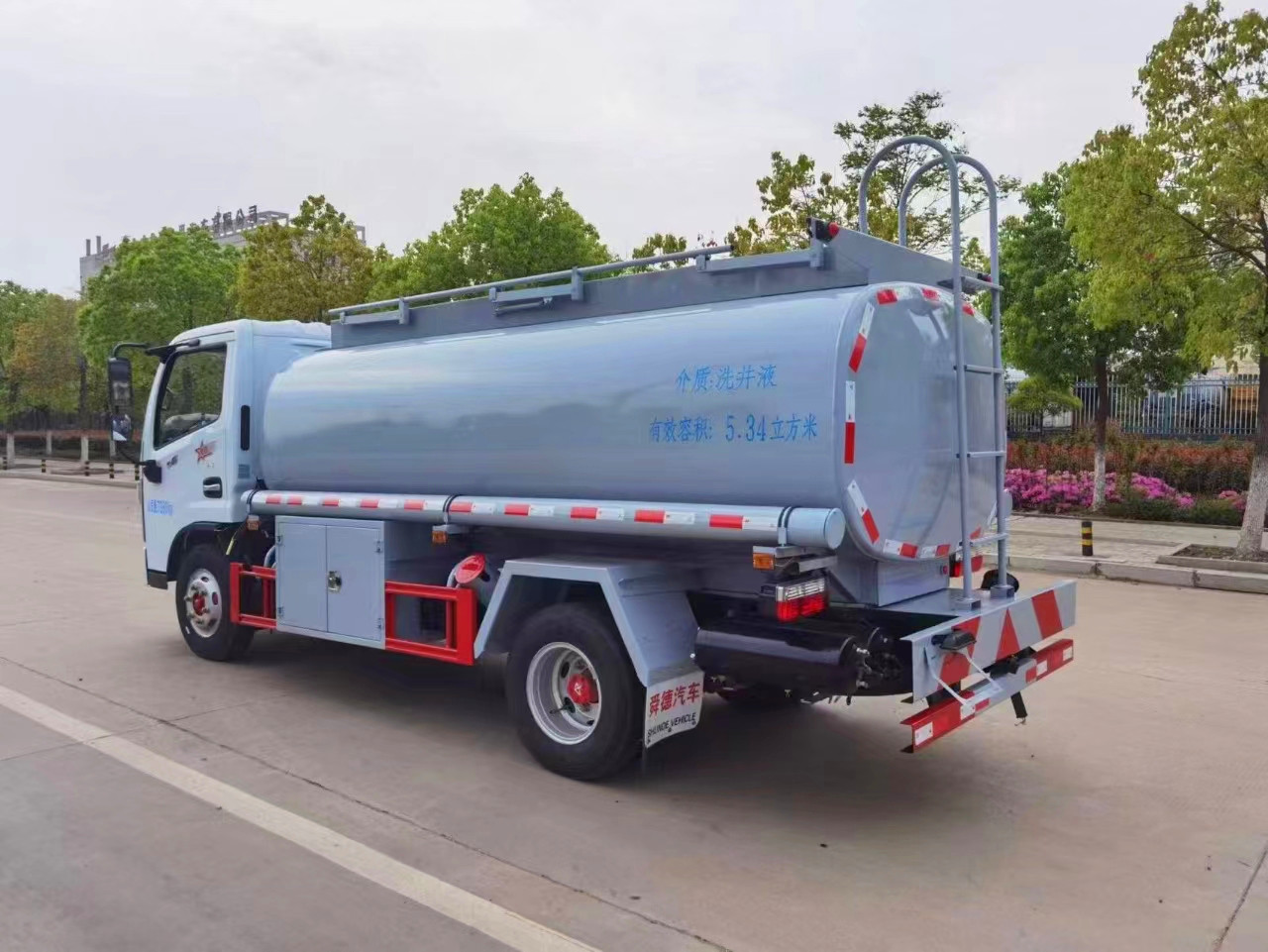 供液車 供液車