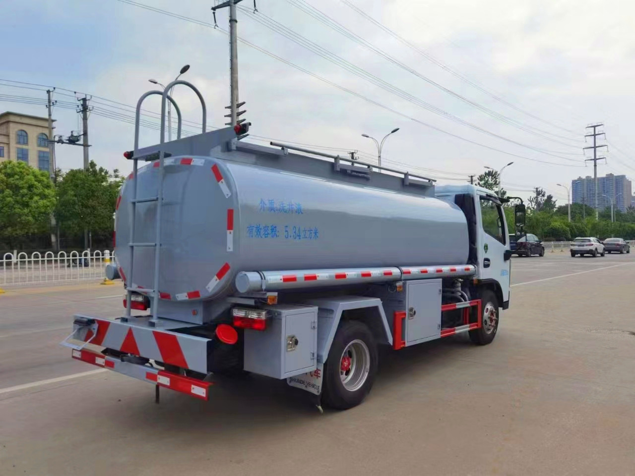 供液車 供液車